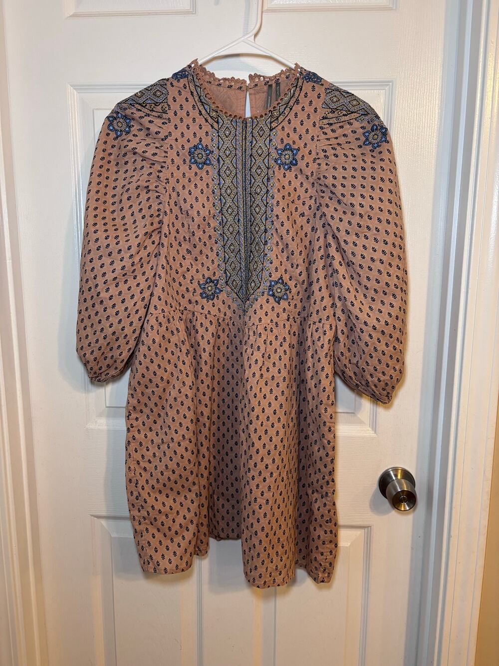 Anthropologie Embroidered Boho Mini Dress XS Pink Blue Puff Sleeve